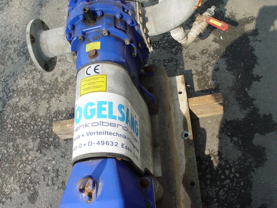Das große Mitglied zerreißt das kleine Loch